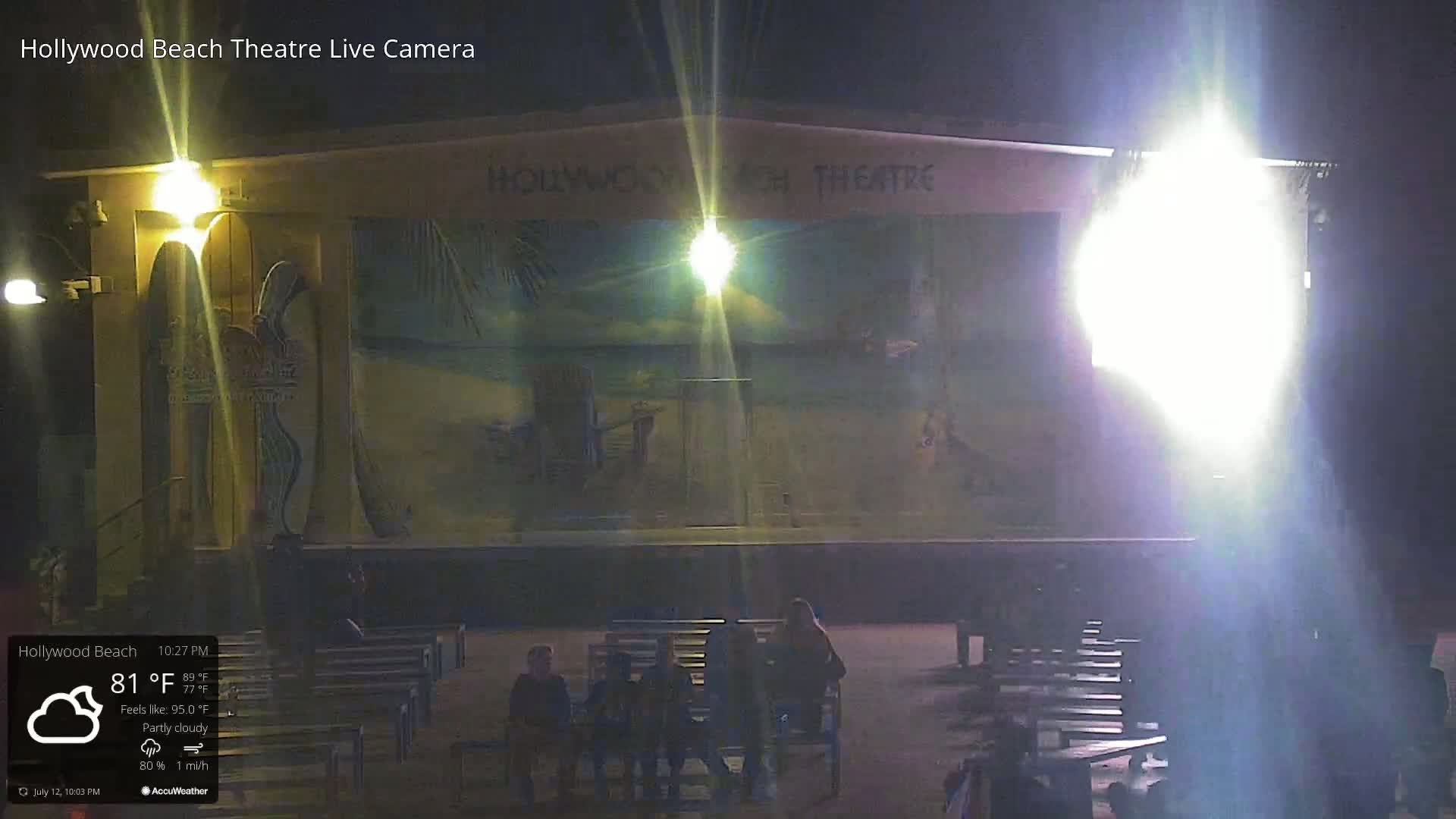 Hollywood Beach Theatre & Big Chairs Square Live Cam - Holywood, Broward, Florida, USA