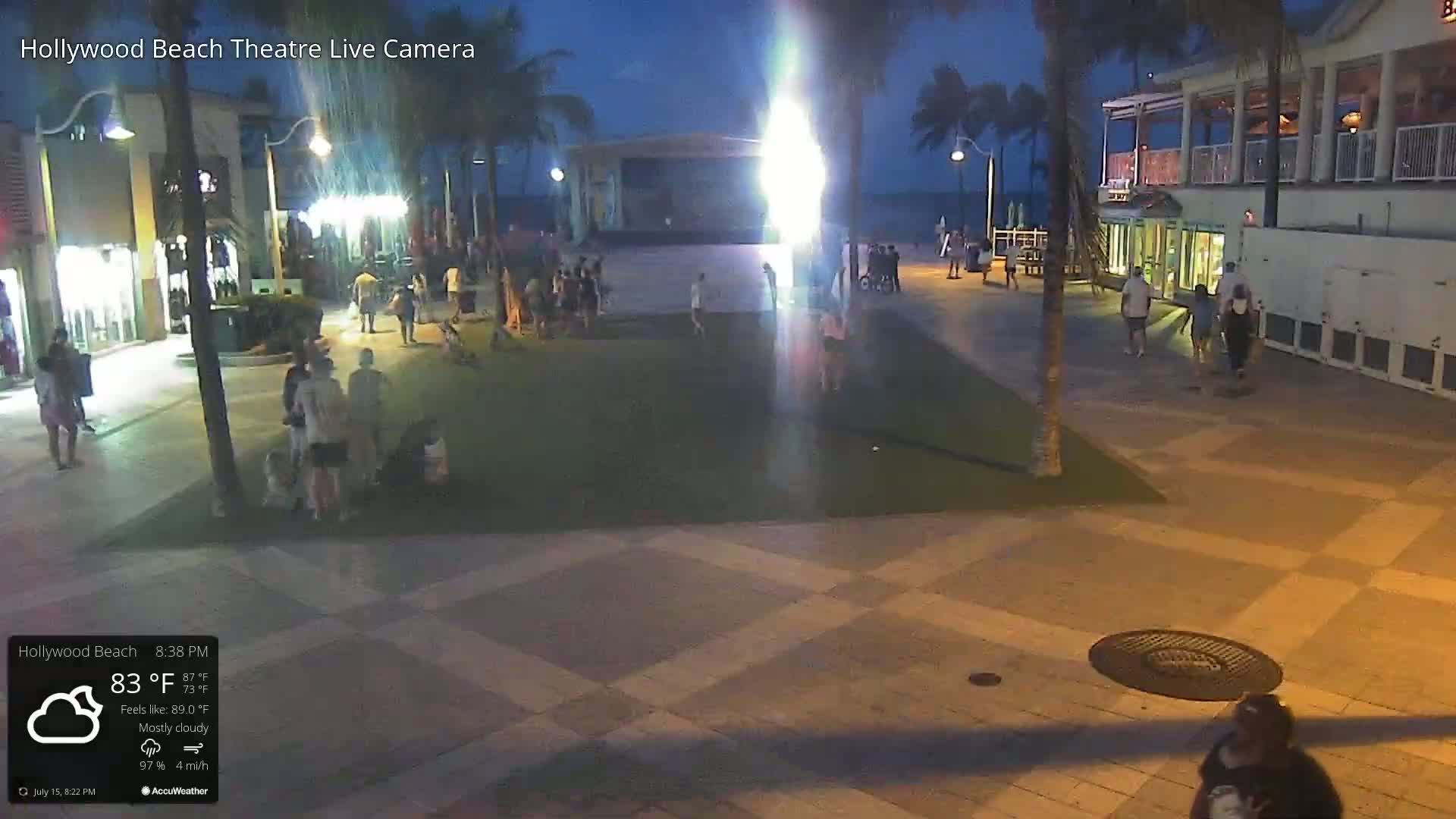Hollywood Beach Theatre & Big Chairs Square Live Cam - Holywood, Broward, Florida, USA