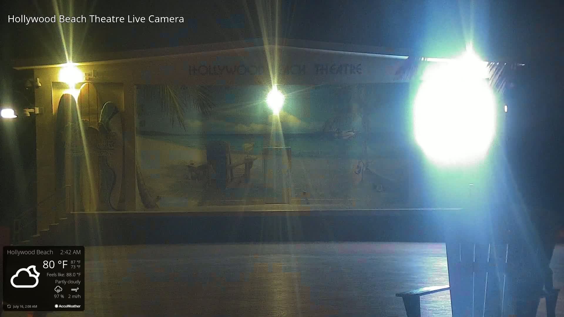 Hollywood Beach Theatre & Big Chairs Square Live Cam - Holywood, Broward, Florida, USA