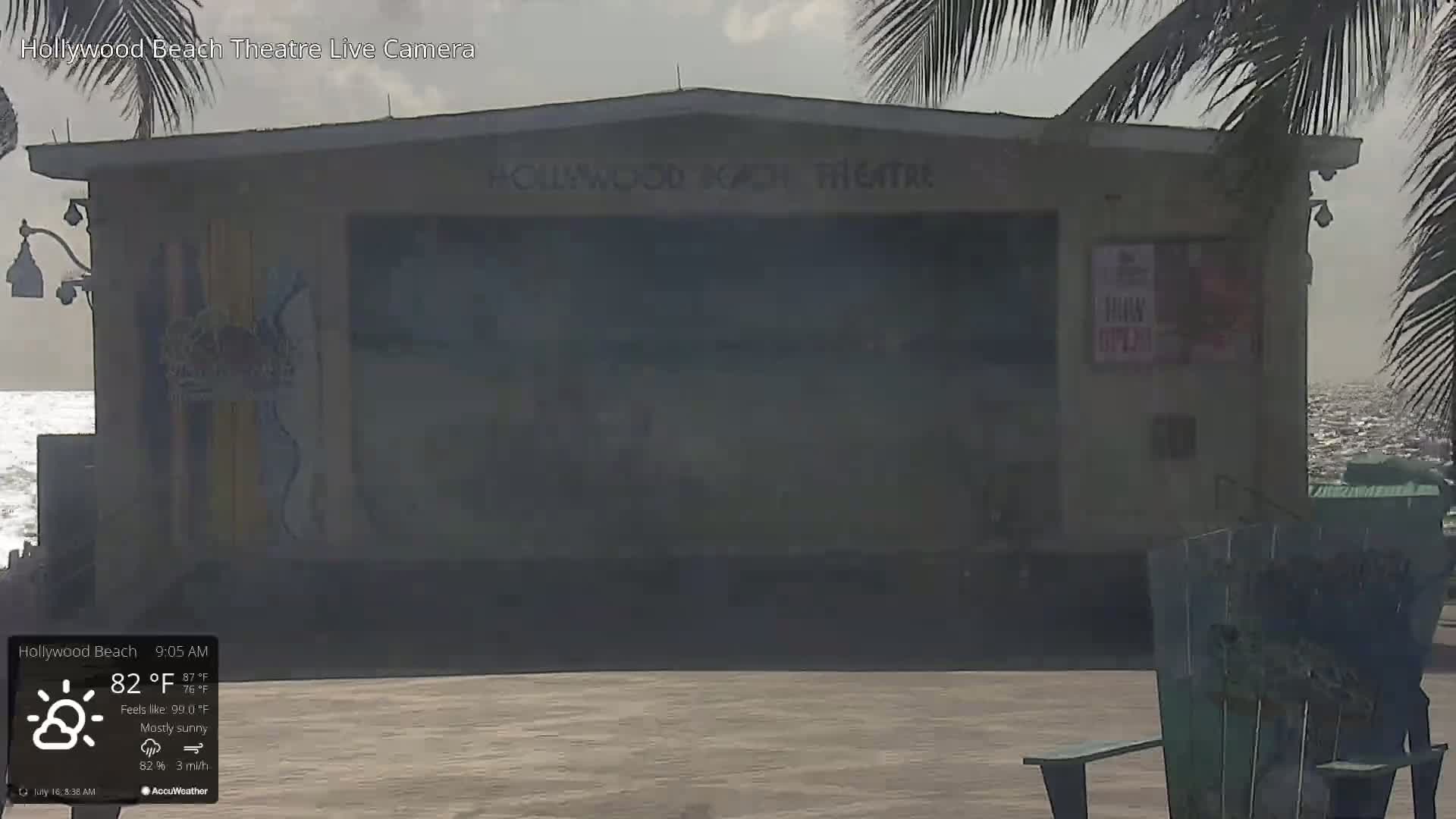 Hollywood Beach Theatre & Big Chairs Square Live Cam - Holywood, Broward, Florida, USA