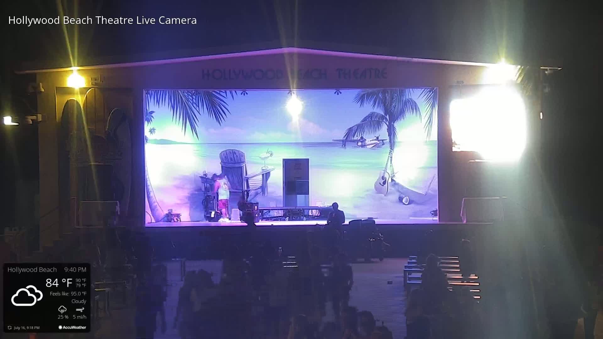 Hollywood Beach Theatre & Big Chairs Square Live Cam - Holywood, Broward, Florida, USA