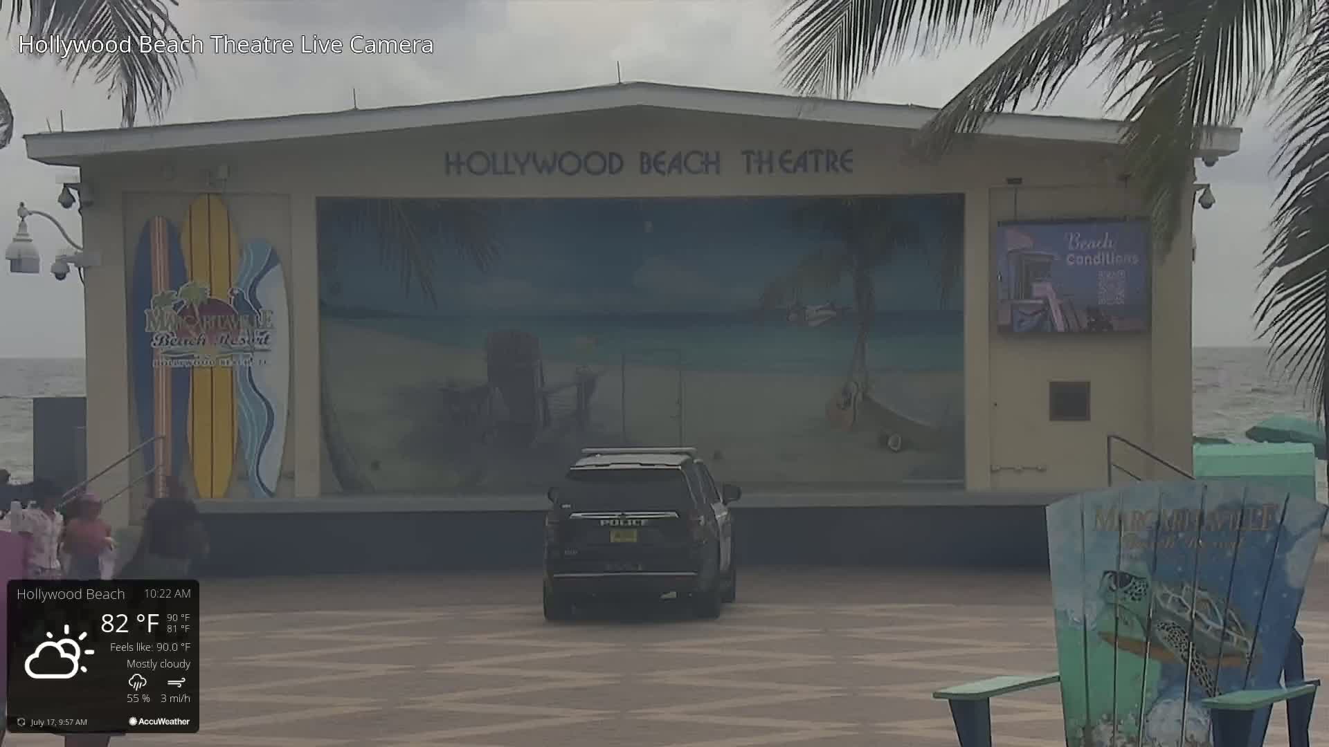Hollywood Beach Theatre & Big Chairs Square Live Cam - Holywood, Broward, Florida, USA