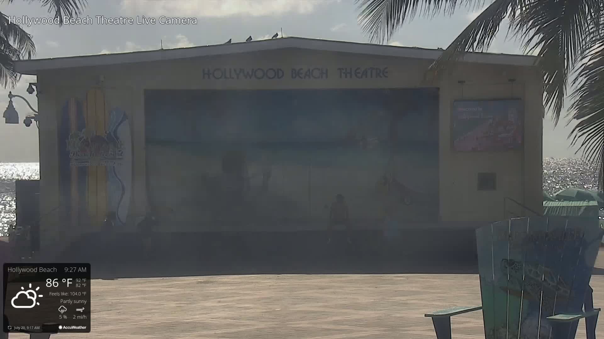 Hollywood Beach Theatre & Big Chairs Square Live Cam - Holywood, Broward, Florida, USA