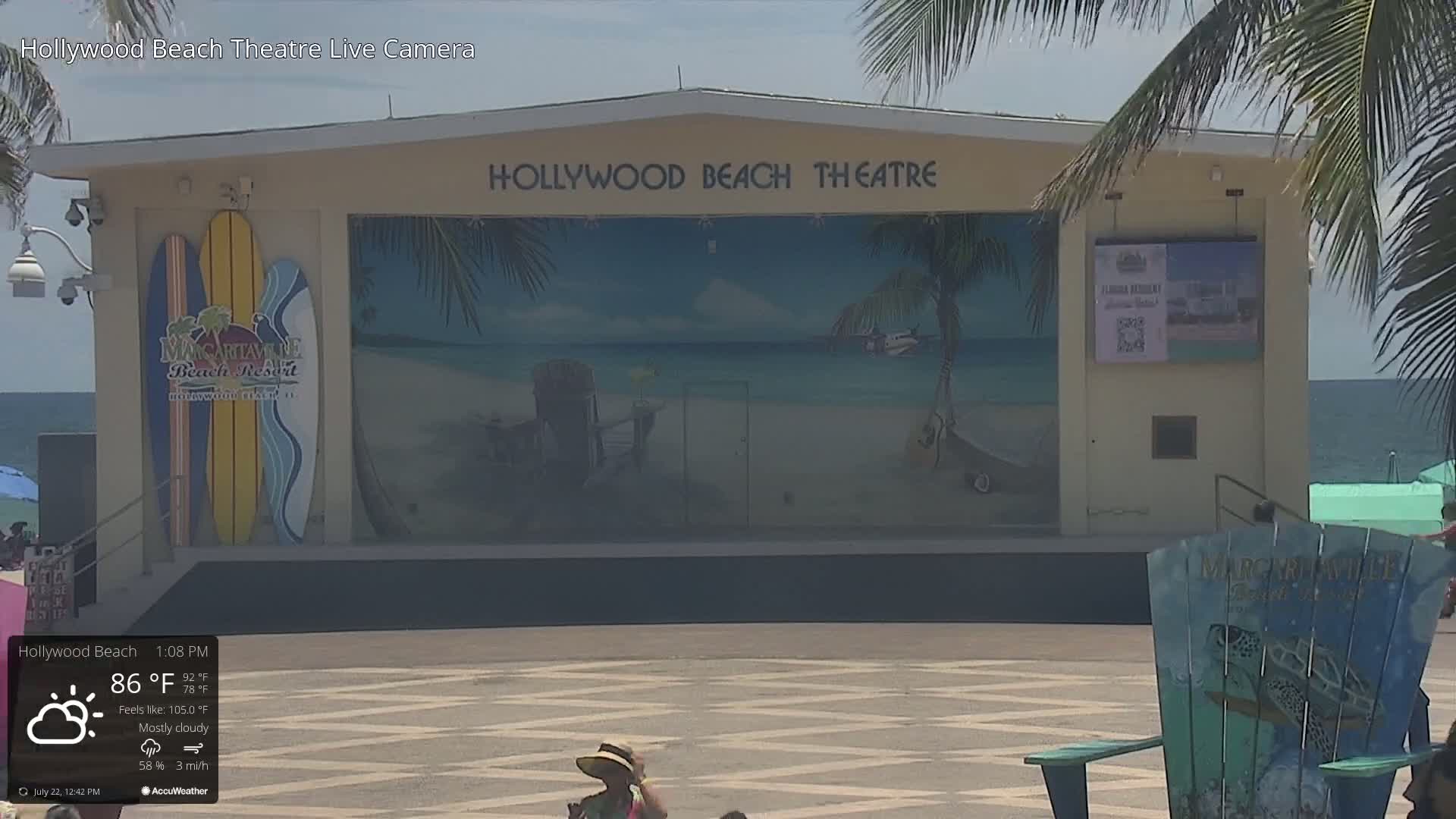 Hollywood Beach Theatre & Big Chairs Square Live Cam - Holywood, Broward, Florida, USA