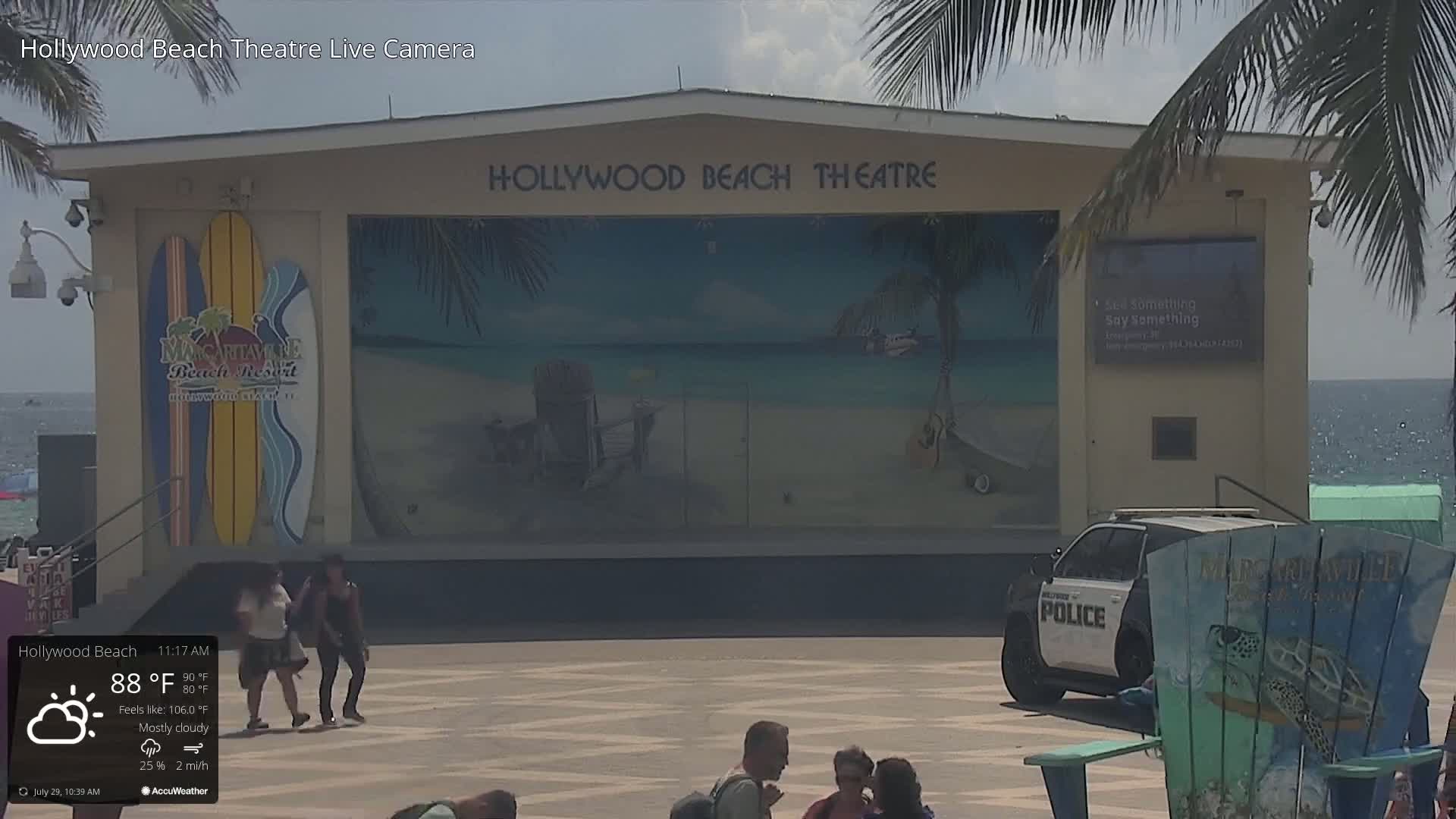 Hollywood Beach Theatre & Big Chairs Square Live Cam - Holywood, Broward, Florida, USA