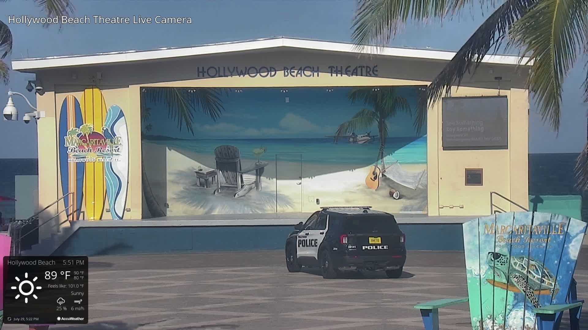 Hollywood Beach Theatre & Big Chairs Square Live Cam - Holywood, Broward, Florida, USA