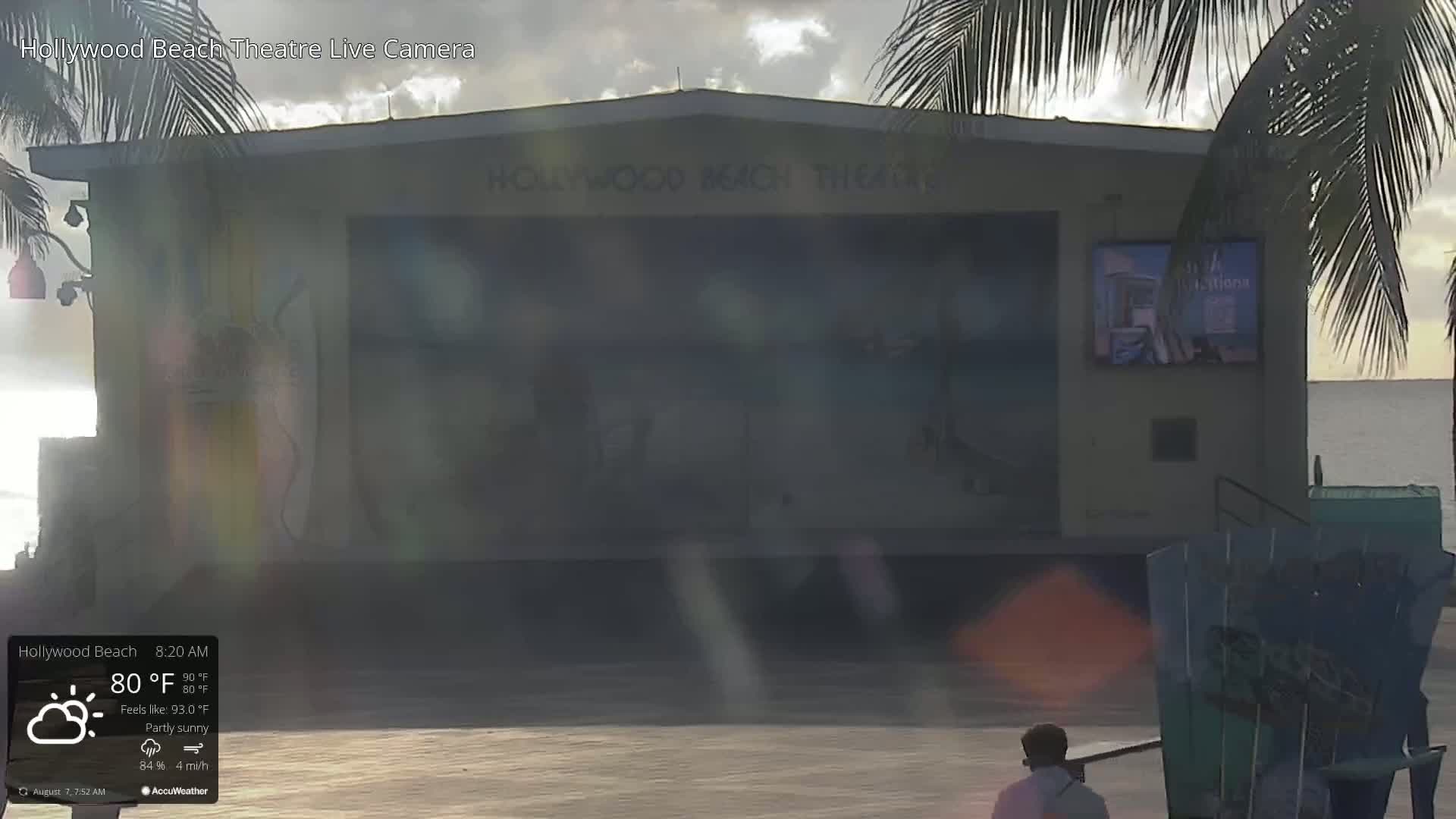 Hollywood Beach Theatre & Big Chairs Square Live Cam - Holywood, Broward, Florida, USA