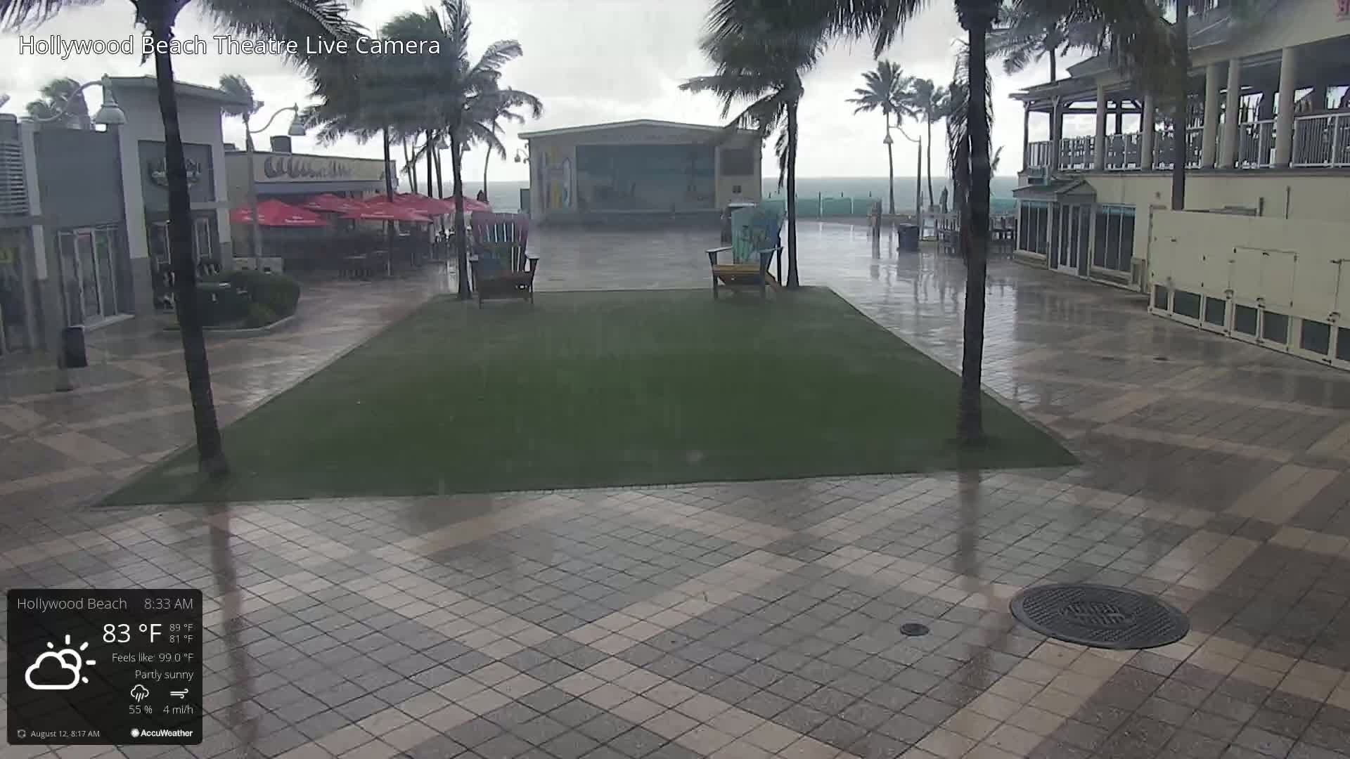 Hollywood Beach Theatre & Big Chairs Square Live Cam - Holywood, Broward, Florida, USA