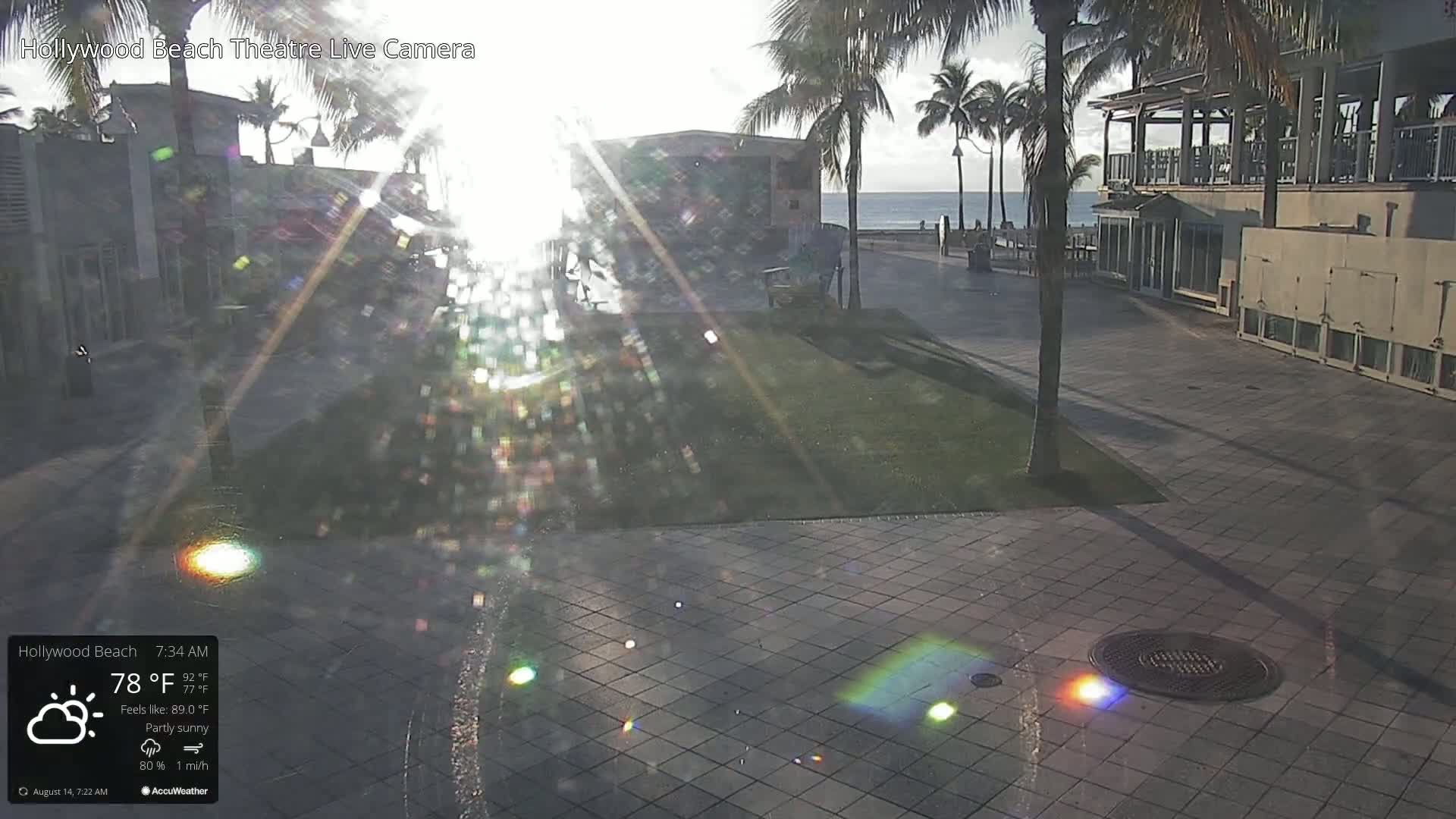 Hollywood Beach Theatre & Big Chairs Square Live Cam - Holywood, Broward, Florida, USA
