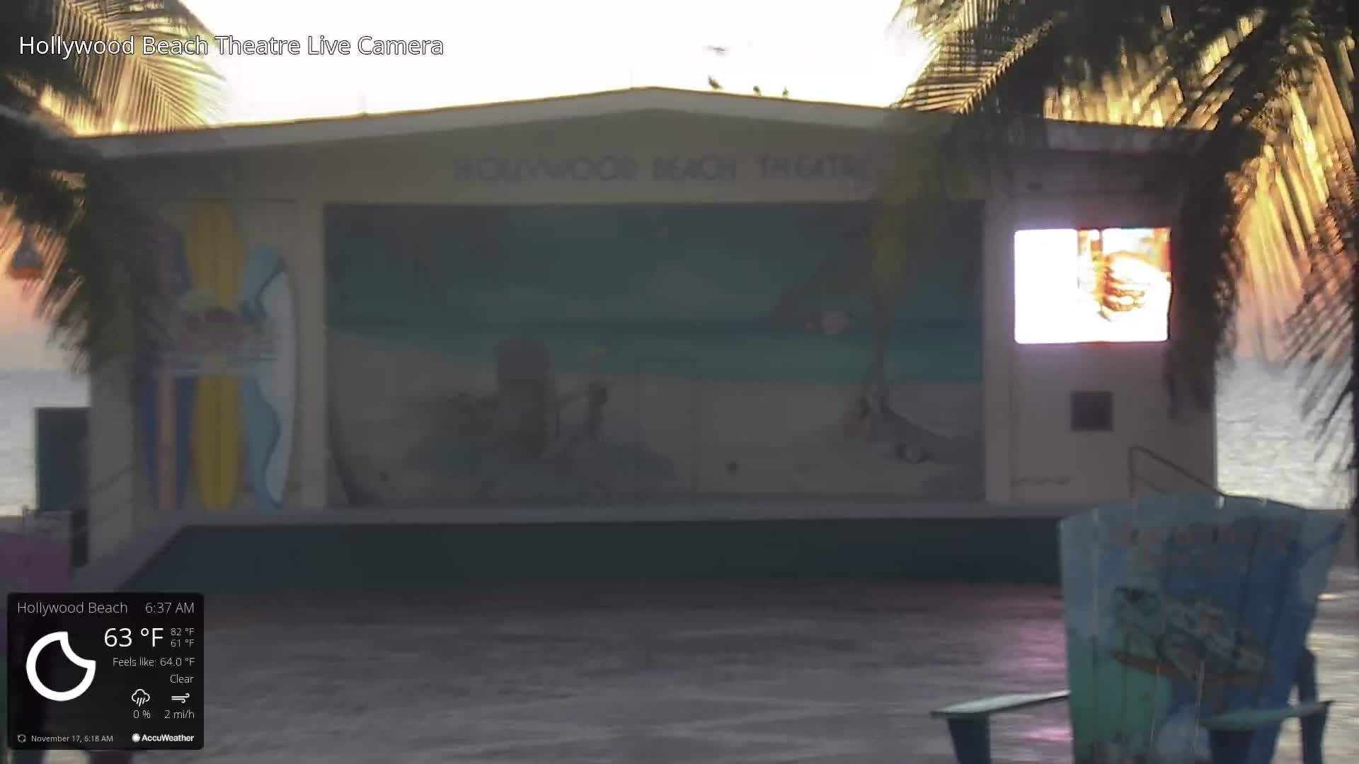 Hollywood Beach Theatre & Big Chairs Square Live Cam - Holywood, Broward, Florida, USA