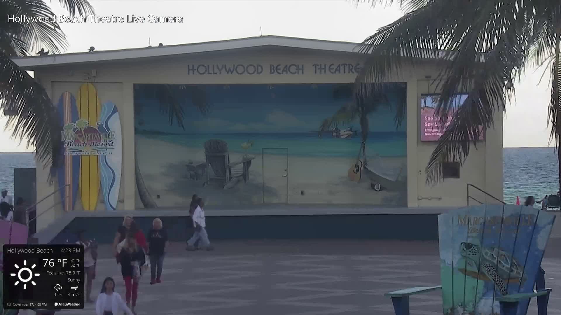 Hollywood Beach Theatre & Big Chairs Square Live Cam - Holywood, Broward, Florida, USA