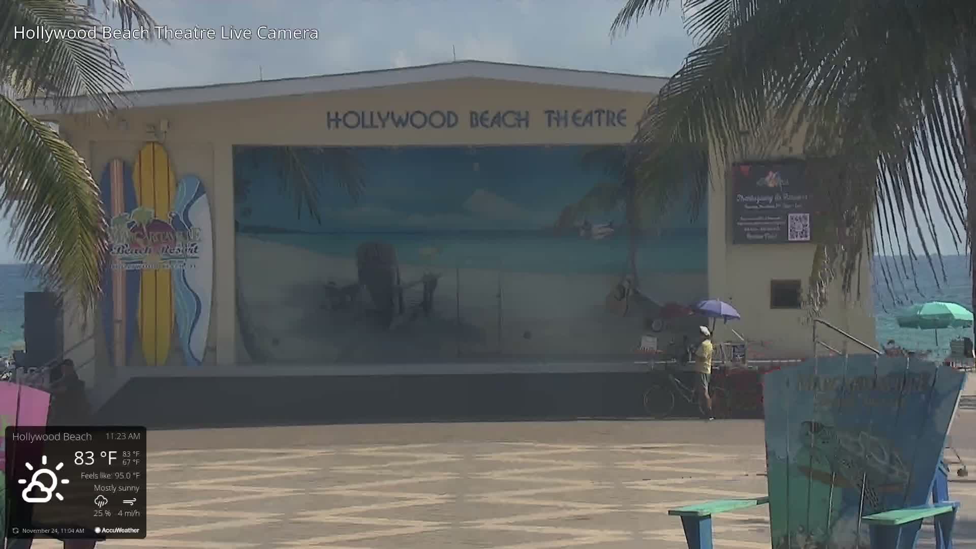 Hollywood Beach Theatre & Big Chairs Square Live Cam - Holywood, Broward, Florida, USA