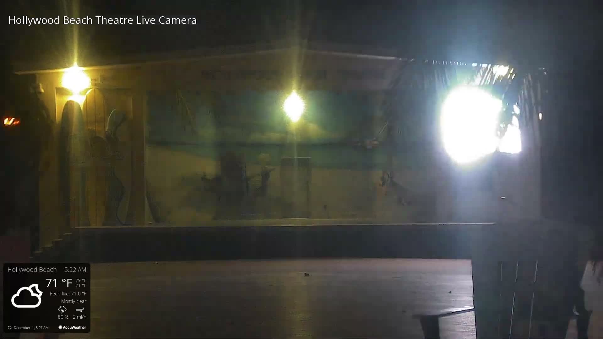 Hollywood Beach Theatre & Big Chairs Square Live Cam - Holywood, Broward, Florida, USA