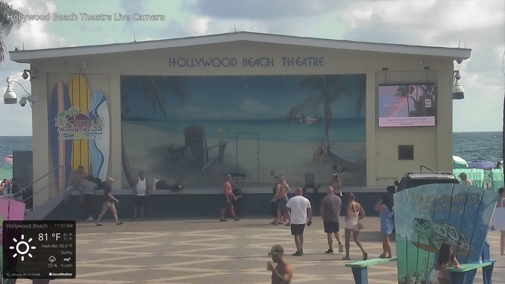 Hollywood Beach Theatre & Big Chairs Square Live Cam - Holywood, Broward, Florida, USA