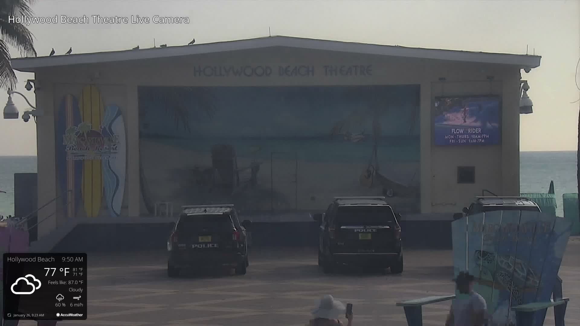 Hollywood Beach Theatre & Big Chairs Square Live Cam - Holywood, Broward, Florida, USA