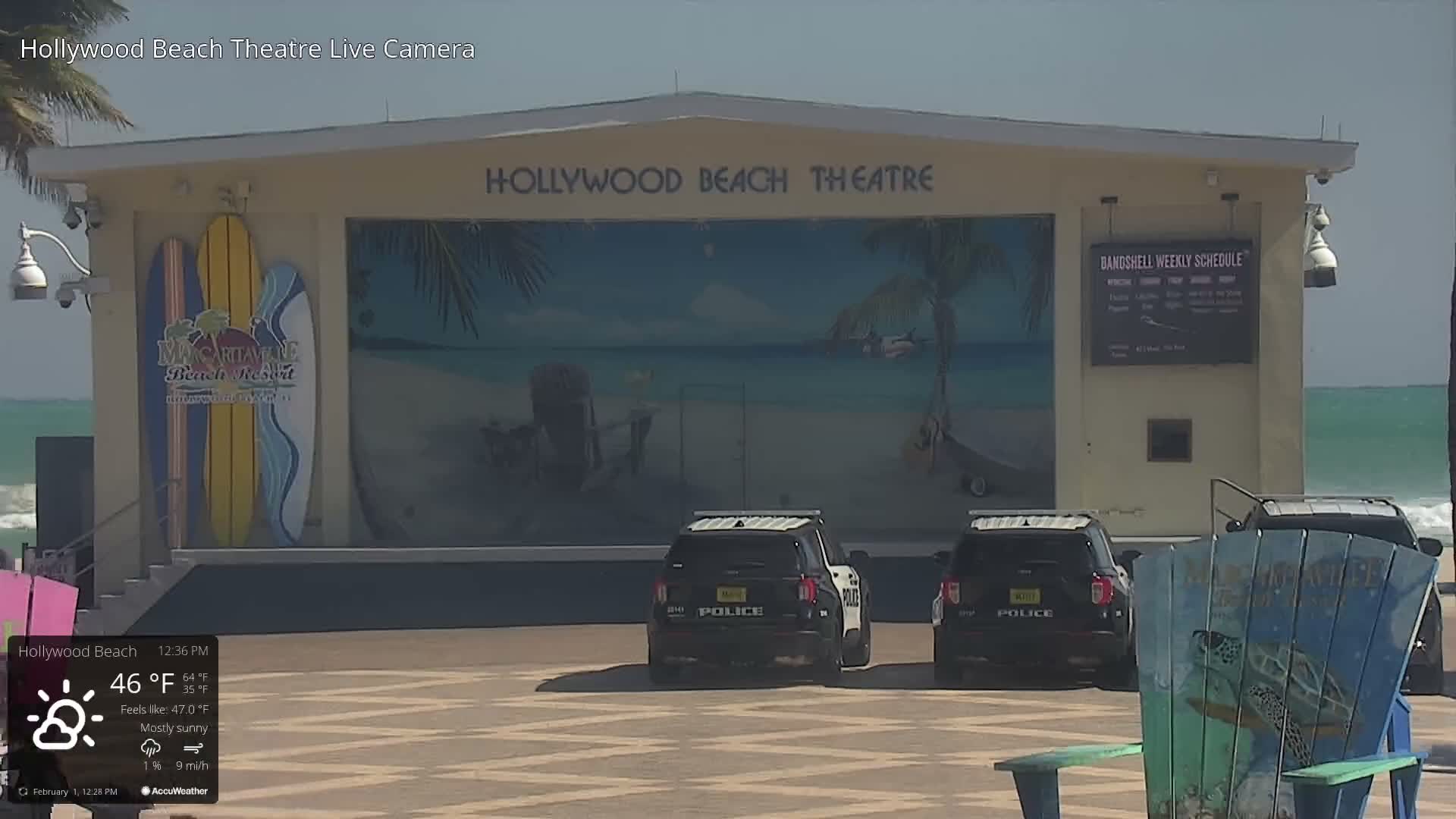 Hollywood Beach Theatre & Big Chairs Square Live Cam - Holywood, Broward, Florida, USA
