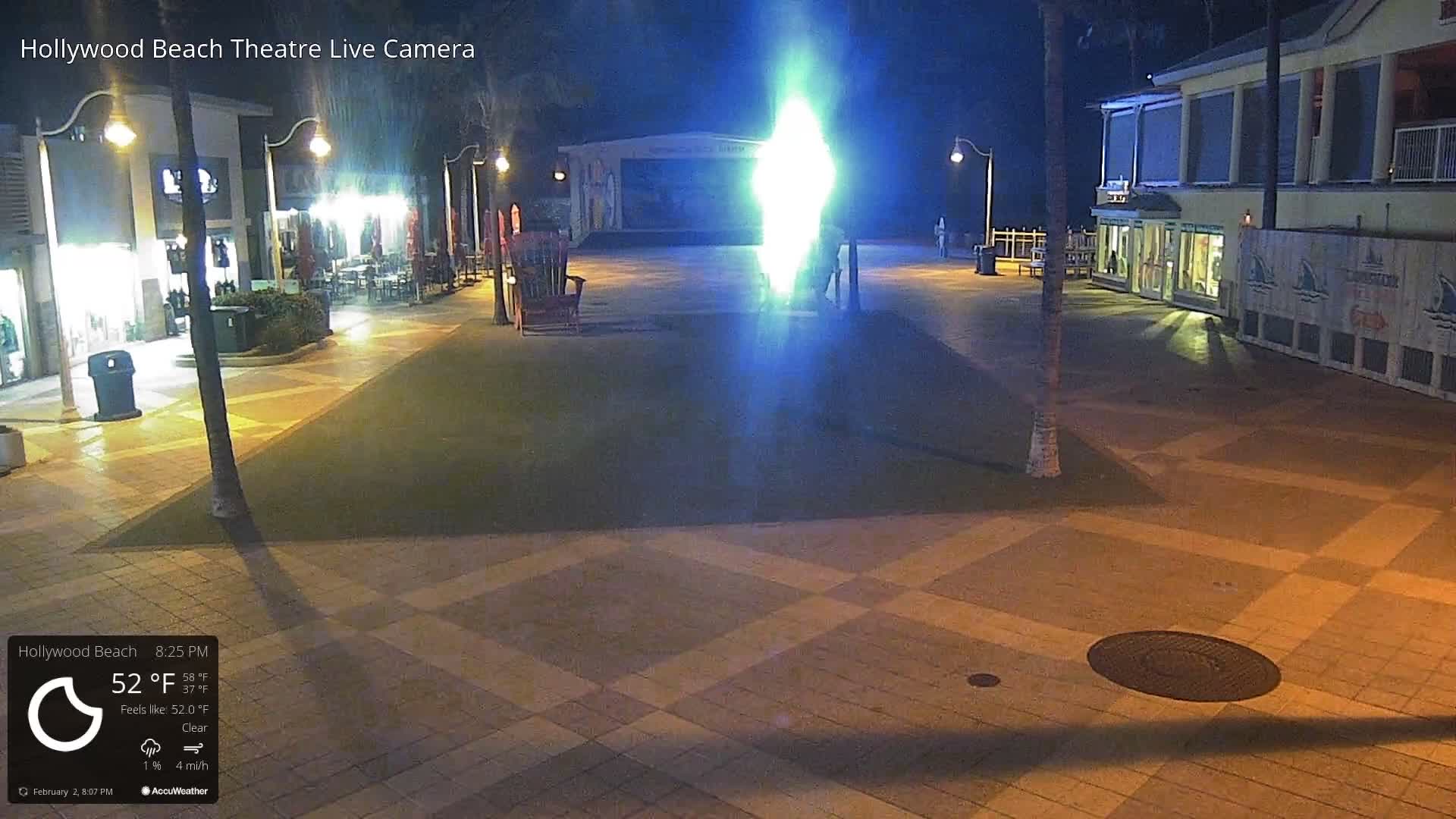 Hollywood Beach Theatre & Big Chairs Square Live Cam - Holywood, Broward, Florida, USA