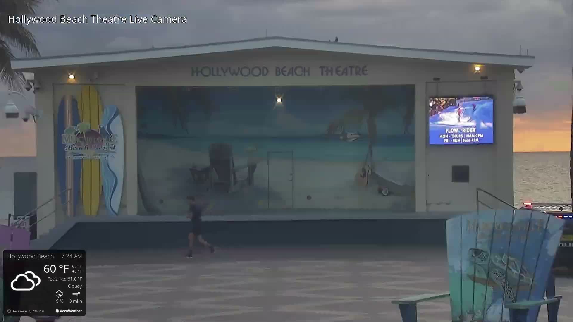 Hollywood Beach Theatre & Big Chairs Square Live Cam - Holywood, Broward, Florida, USA