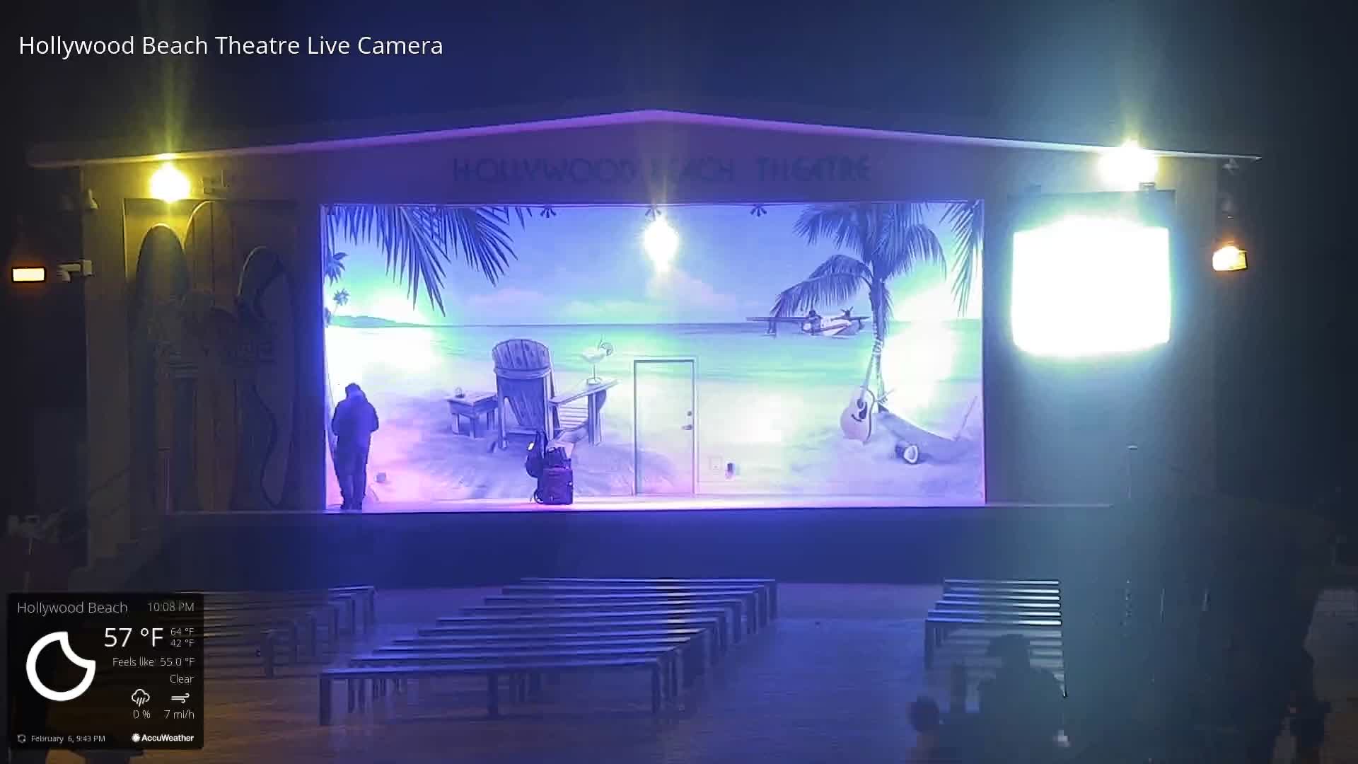 Hollywood Beach Theatre & Big Chairs Square Live Cam - Holywood, Broward, Florida, USA