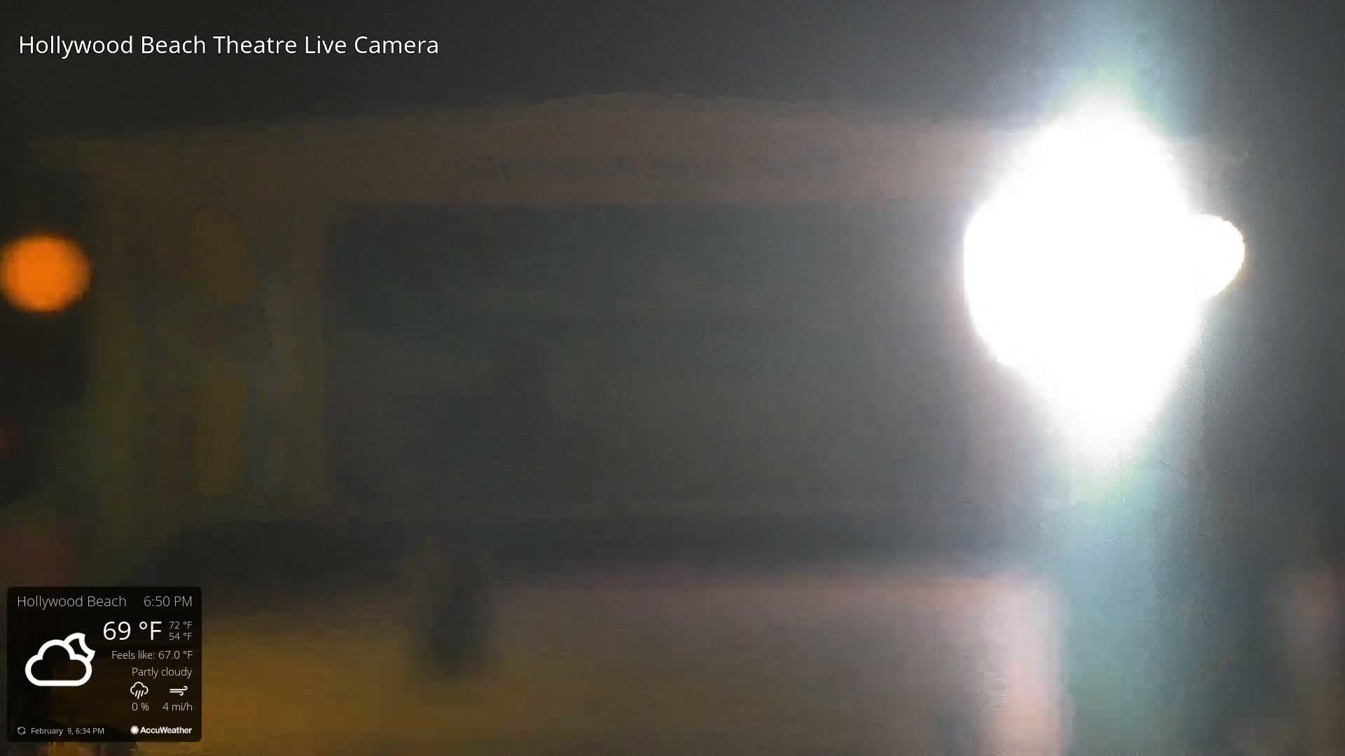 Hollywood Beach Theatre & Big Chairs Square Live Cam - Holywood, Broward, Florida, USA