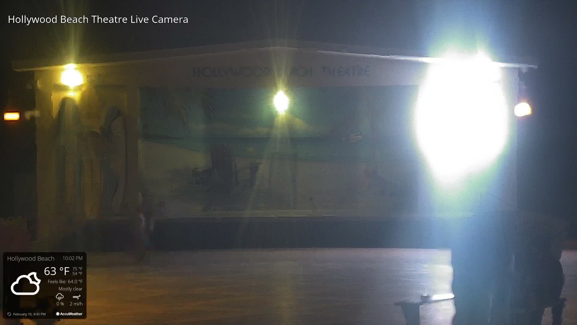 Hollywood Beach Theatre & Big Chairs Square Live Cam - Holywood, Broward, Florida, USA
