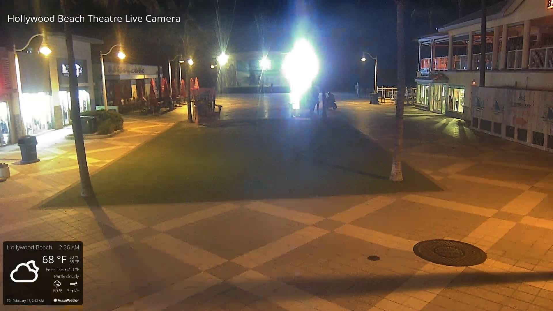Hollywood Beach Theatre & Big Chairs Square Live Cam - Holywood, Broward, Florida, USA