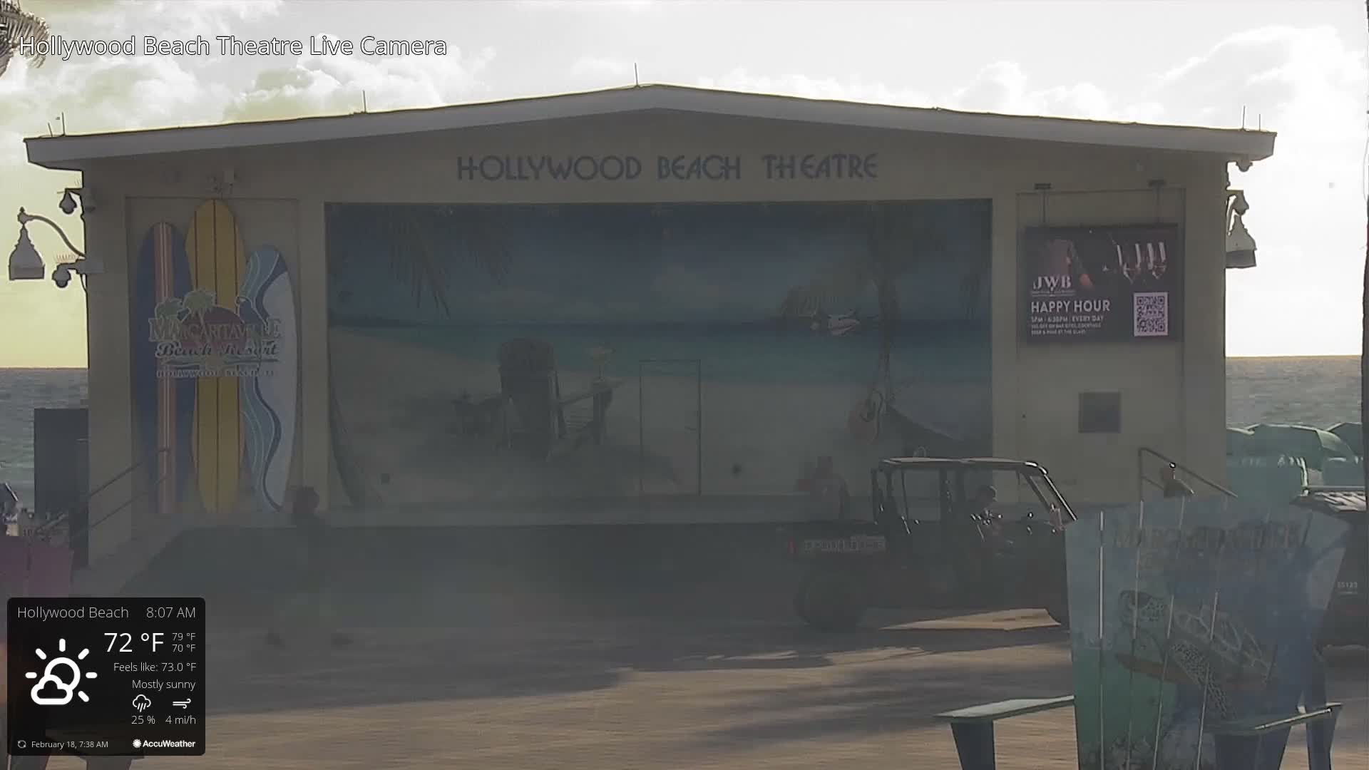 Hollywood Beach Theatre & Big Chairs Square Live Cam - Holywood, Broward, Florida, USA