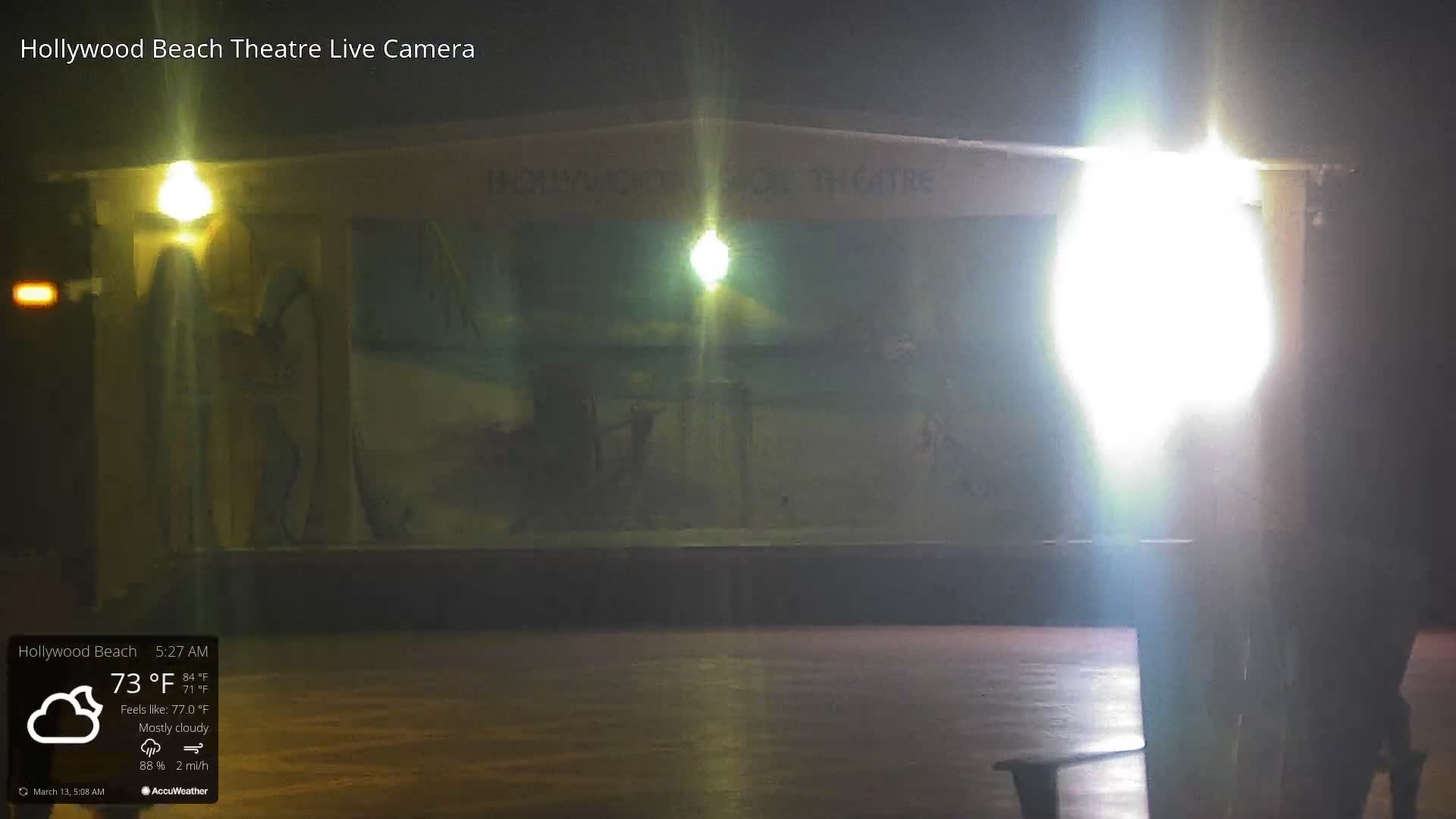 Hollywood Beach Theatre & Big Chairs Square Live Cam - Holywood, Broward, Florida, USA
