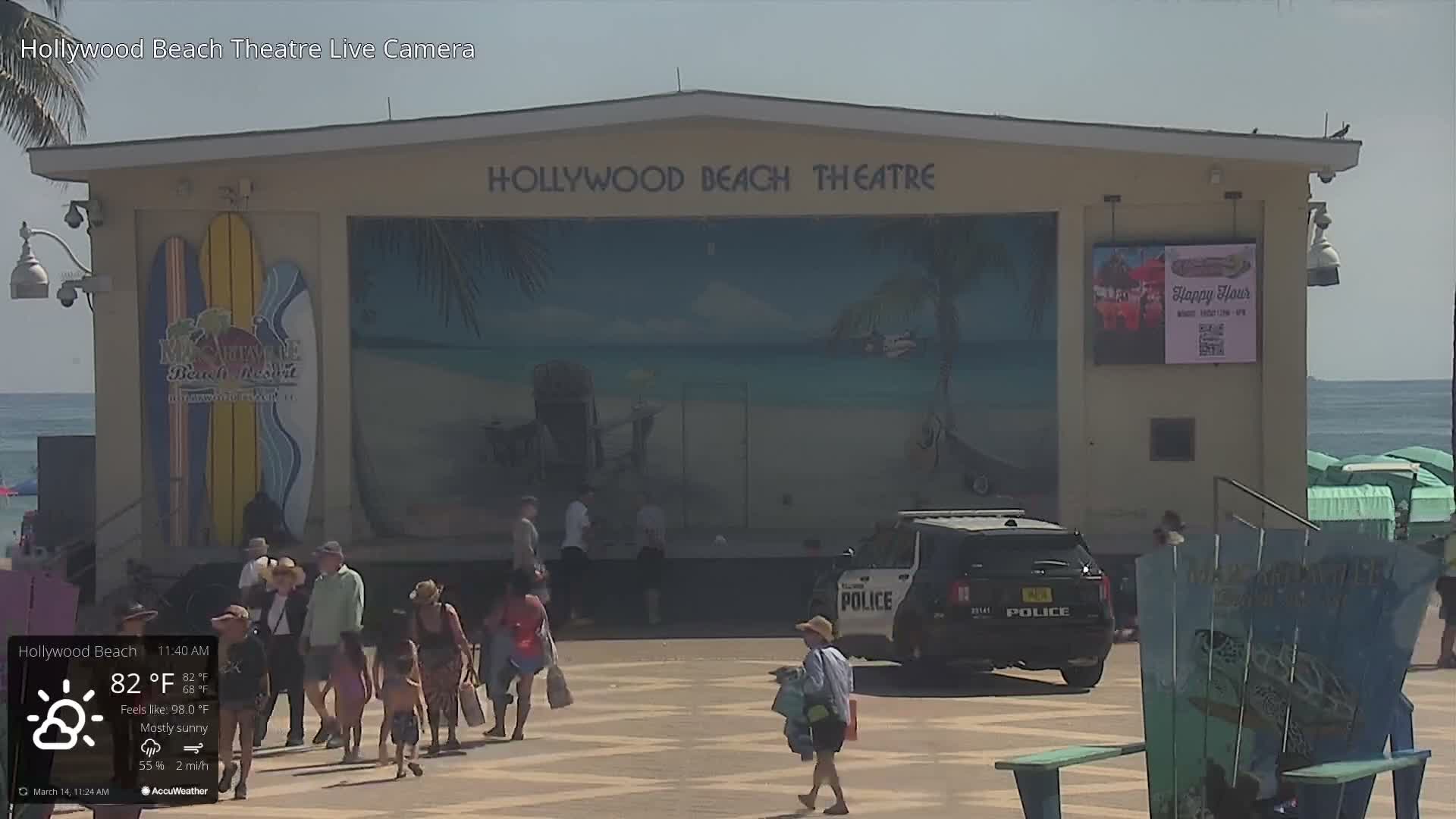 Hollywood Beach Theatre & Big Chairs Square Live Cam - Holywood, Broward, Florida, USA