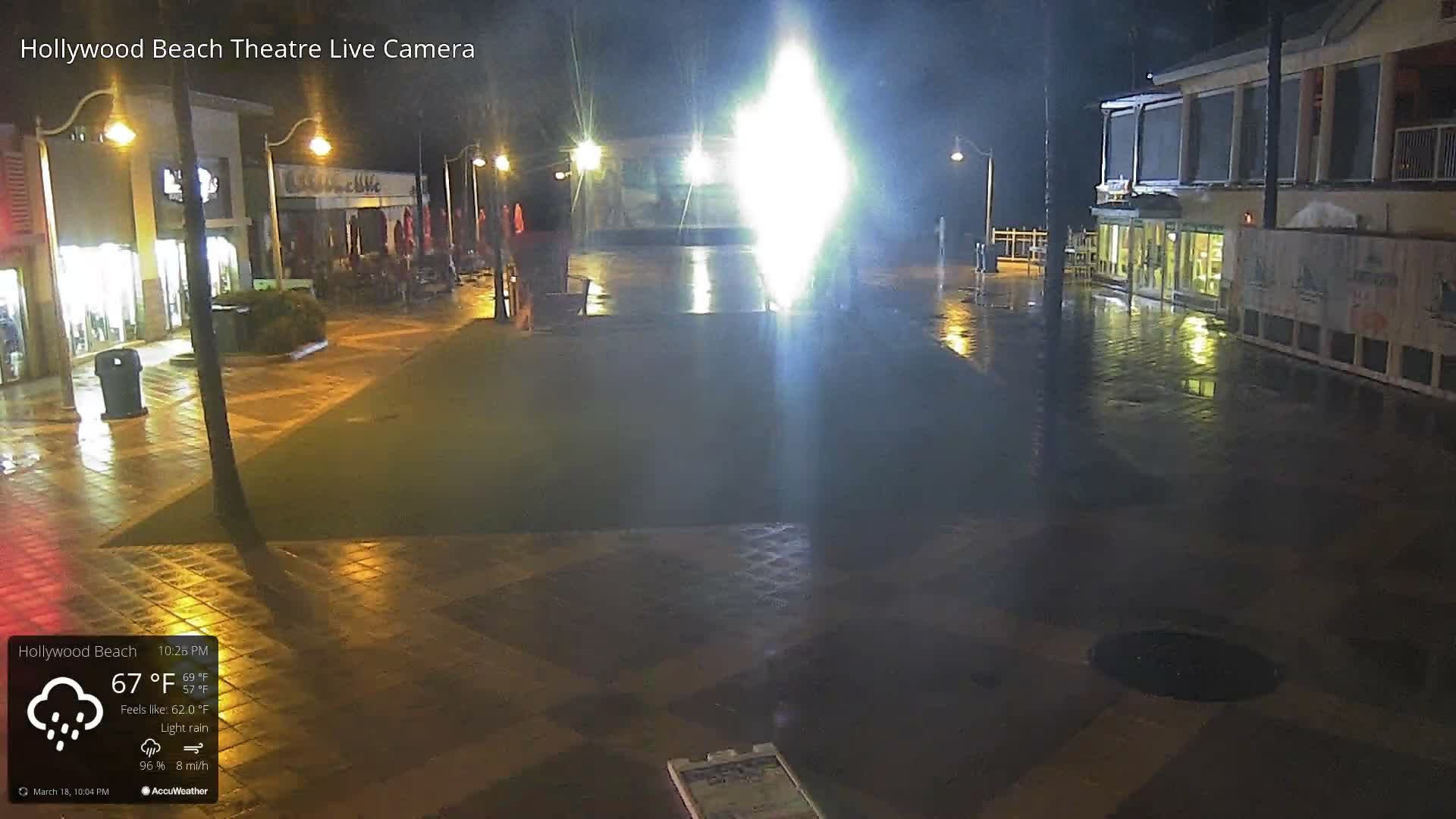 Hollywood Beach Theatre & Big Chairs Square Live Cam - Holywood, Broward, Florida, USA