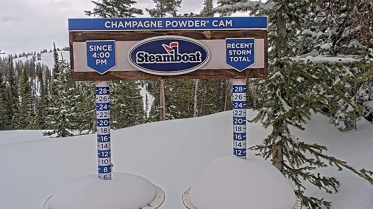 Steamboat Springs Sunshine Peak & Champagne Powder Live Cam - Steamboat Springs, Routt County, Colorado, USA