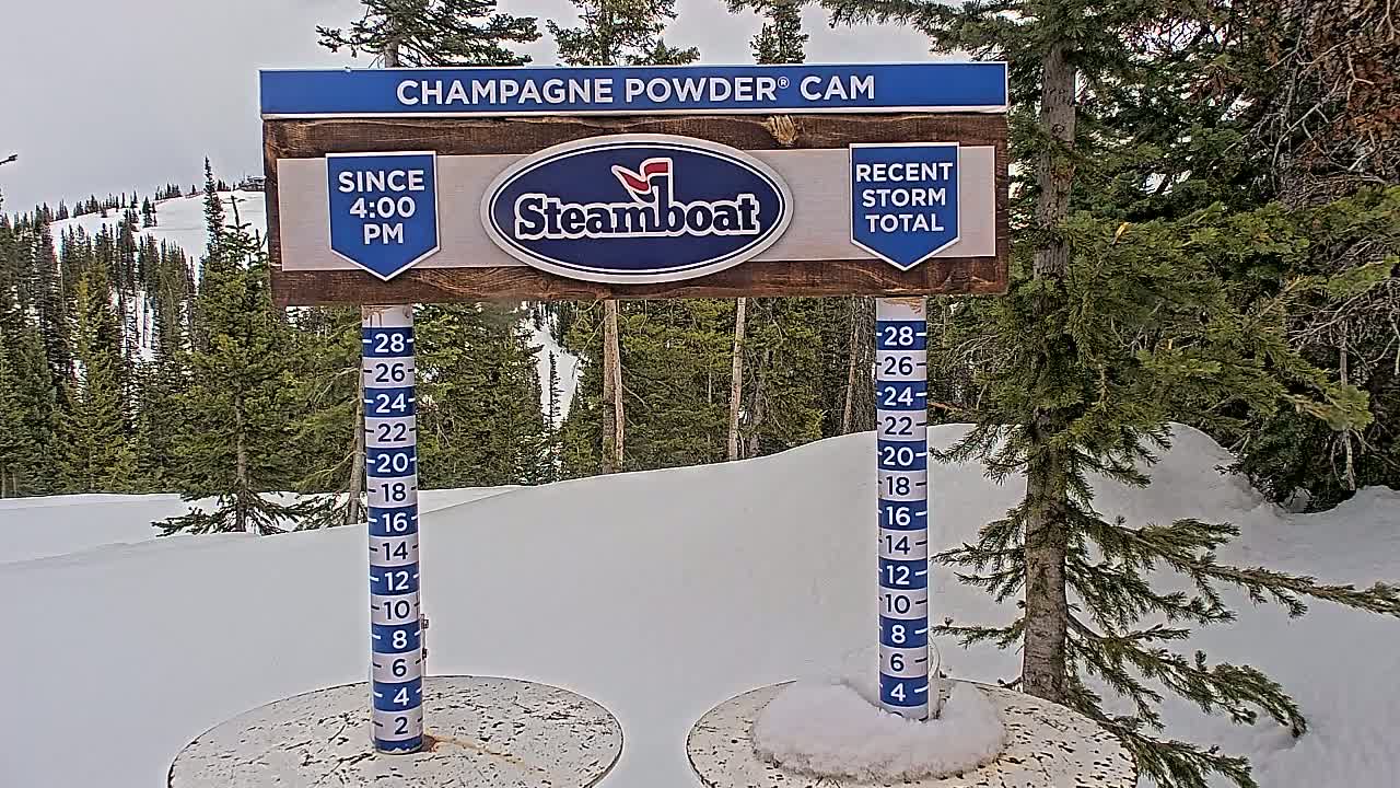 Steamboat Springs Sunshine Peak & Champagne Powder Live Cam - Steamboat Springs, Routt County, Colorado, USA