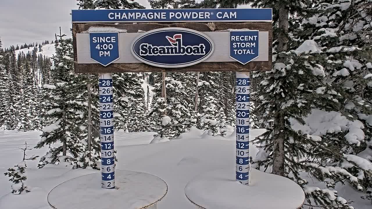 Steamboat Springs Sunshine Peak & Champagne Powder Live Cam - Steamboat Springs, Routt County, Colorado, USA