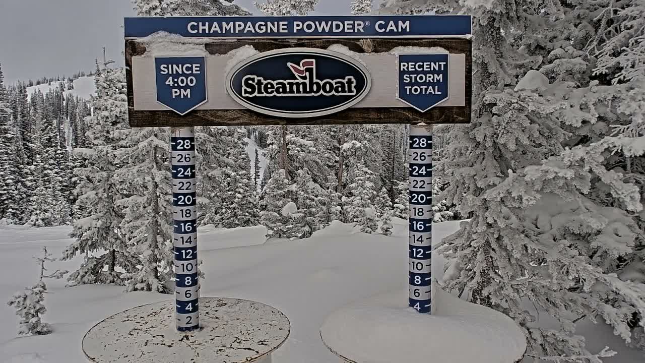 Steamboat Springs Sunshine Peak & Champagne Powder Live Cam - Steamboat Springs, Routt County, Colorado, USA