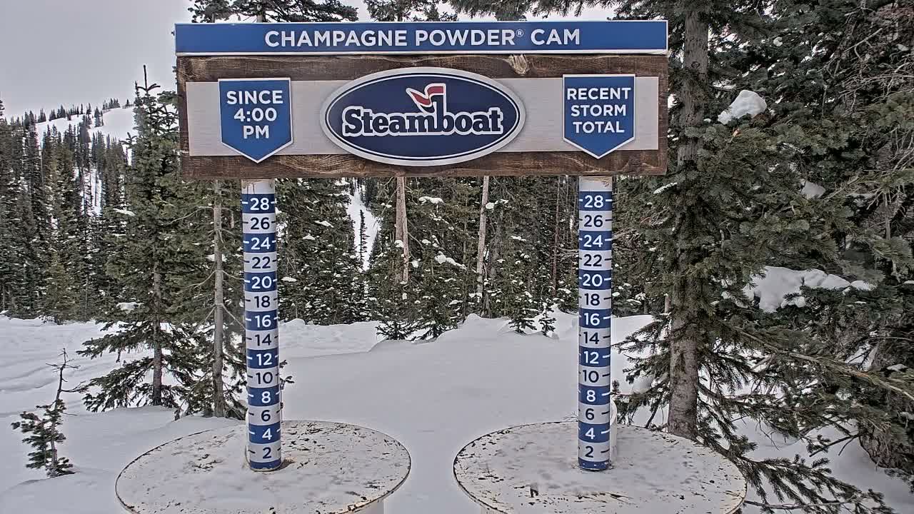 Steamboat Springs Sunshine Peak & Champagne Powder Live Cam - Steamboat Springs, Routt County, Colorado, USA