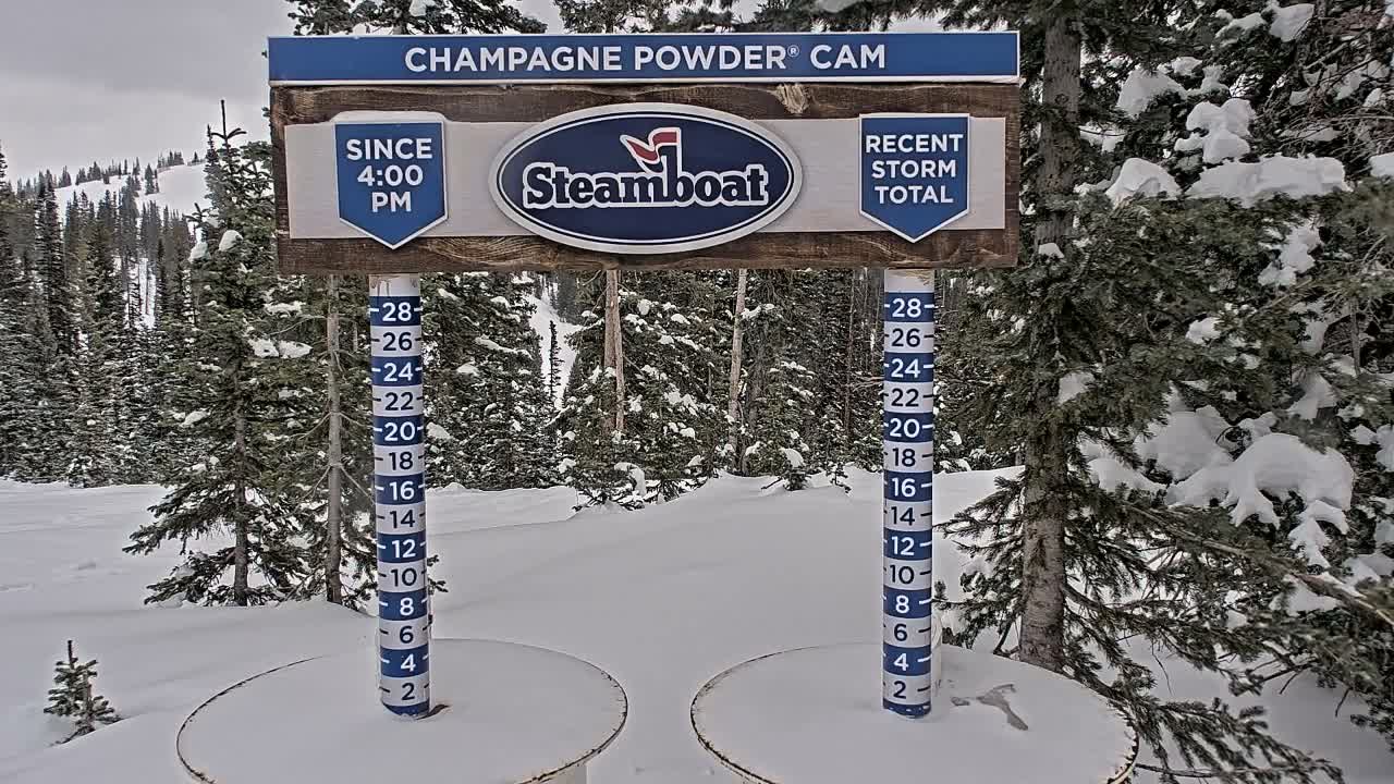 Steamboat Springs Sunshine Peak & Champagne Powder Live Cam - Steamboat Springs, Routt County, Colorado, USA