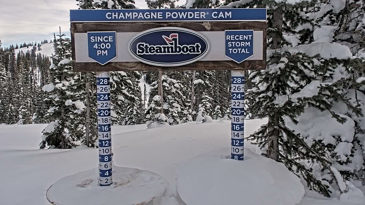 Steamboat Springs Sunshine Peak & Champagne Powder Live Cam - Steamboat Springs, Routt County, Colorado, USA