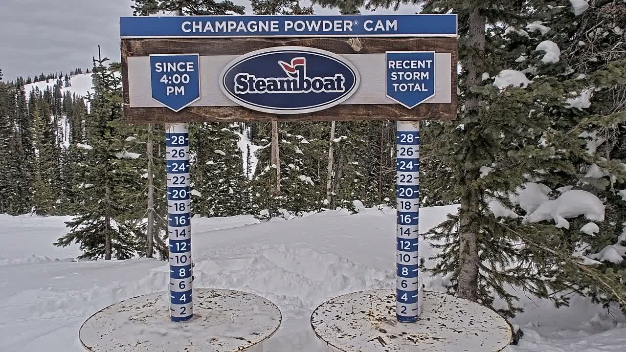 Steamboat Springs Sunshine Peak & Champagne Powder Live Cam - Steamboat Springs, Routt County, Colorado, USA