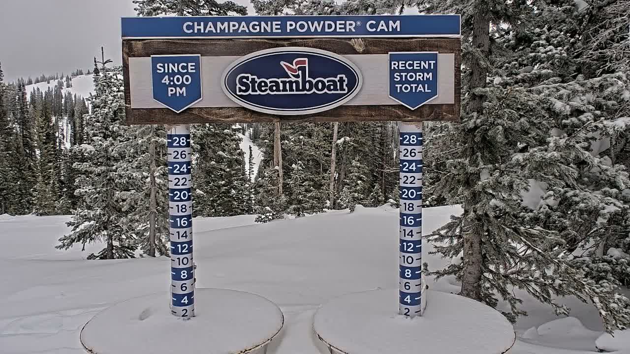 Steamboat Springs Sunshine Peak & Champagne Powder Live Cam - Steamboat Springs, Routt County, Colorado, USA