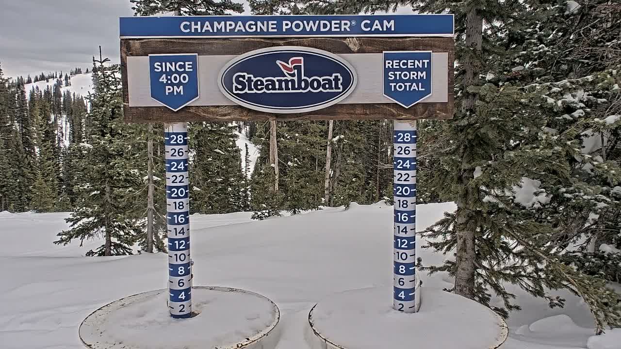 Steamboat Springs Sunshine Peak & Champagne Powder Live Cam - Steamboat Springs, Routt County, Colorado, USA