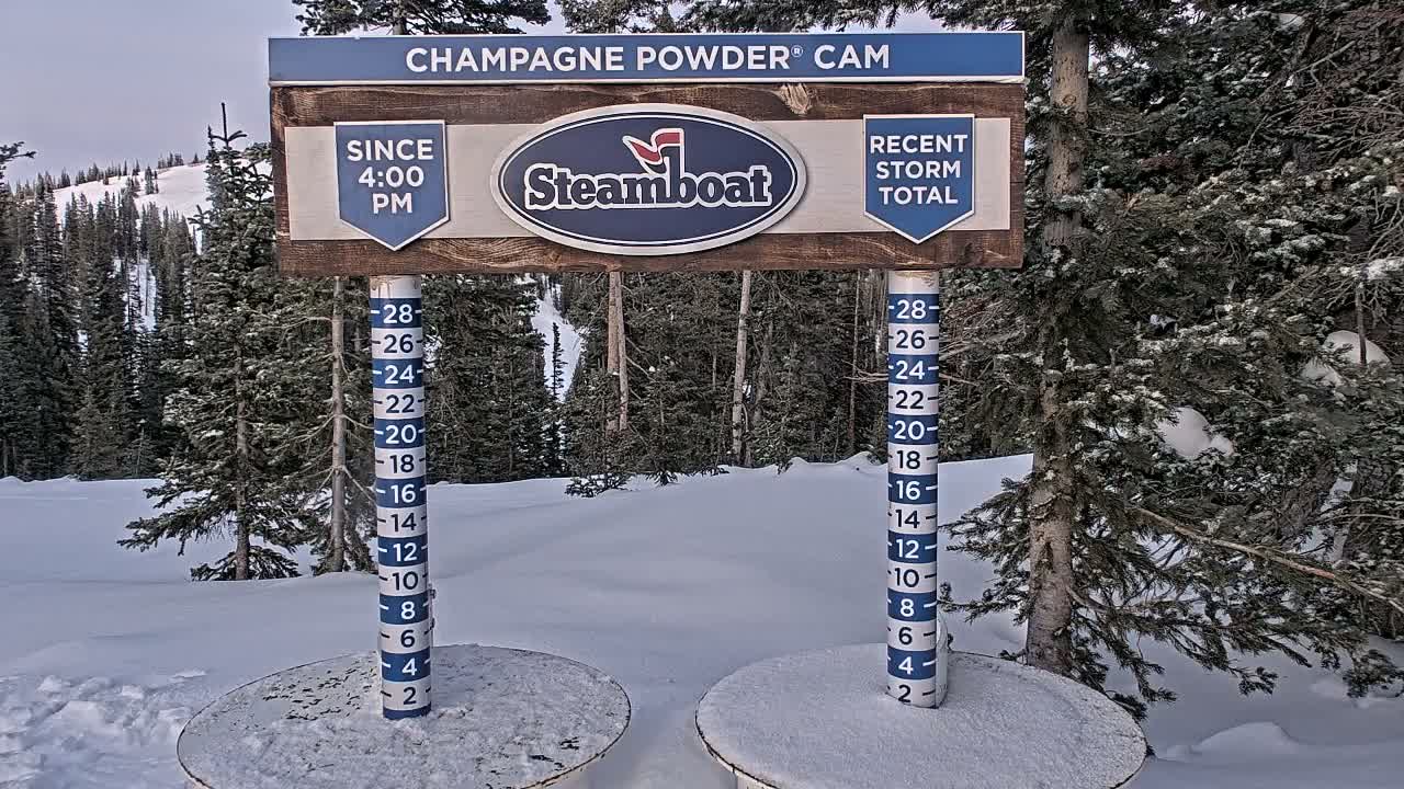 Steamboat Springs Sunshine Peak & Champagne Powder Live Cam - Steamboat Springs, Routt County, Colorado, USA