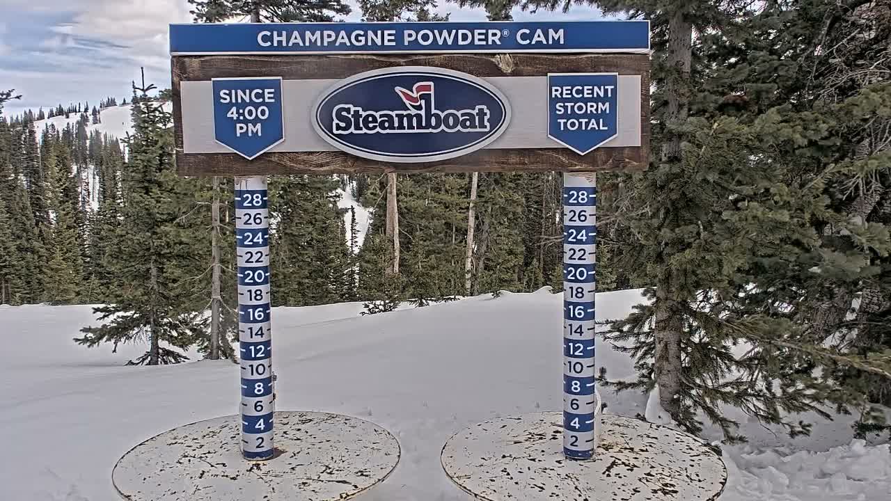 Steamboat Springs Sunshine Peak & Champagne Powder Live Cam - Steamboat Springs, Routt County, Colorado, USA