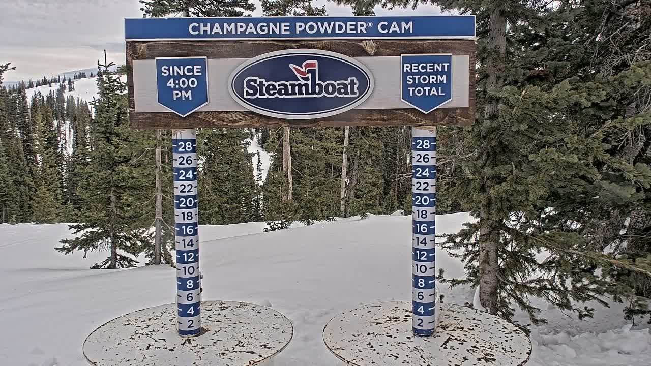 Steamboat Springs Sunshine Peak & Champagne Powder Live Cam - Steamboat Springs, Routt County, Colorado, USA
