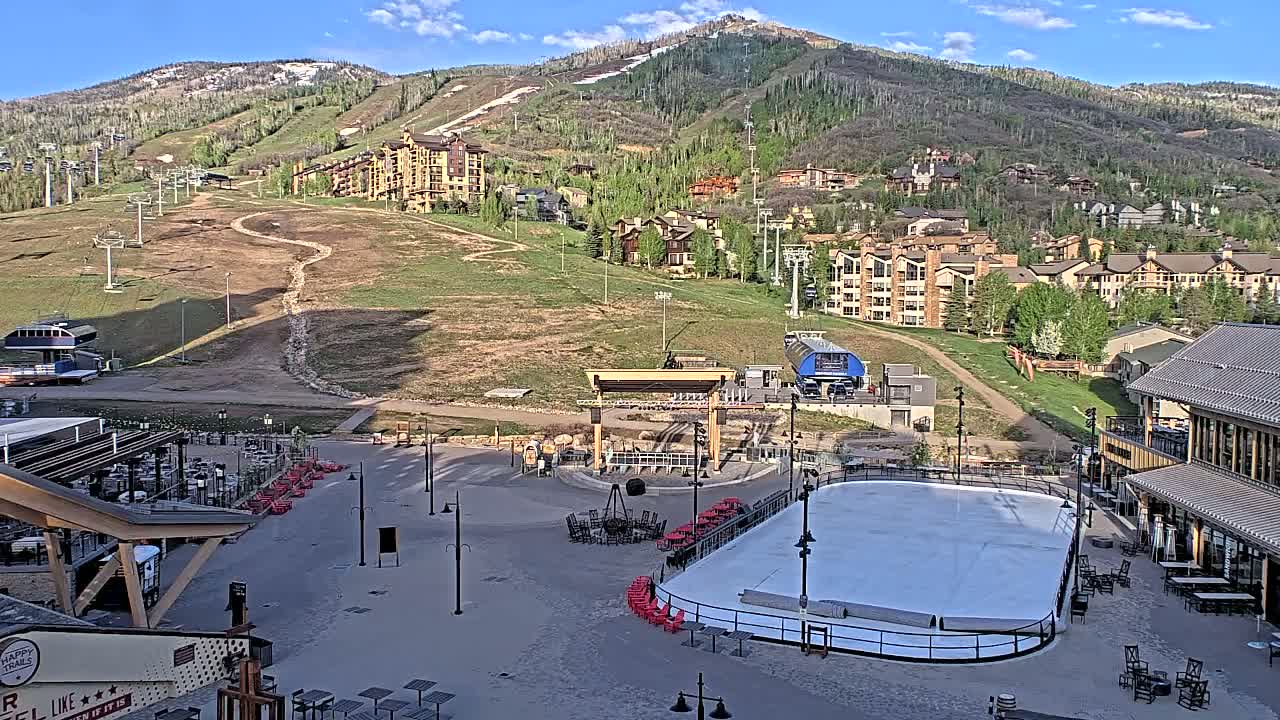 Steamboat Springs Ski Village Square & Ski Slopes Live Cam - Steamboat Springs, Routt County, Colorado, USA