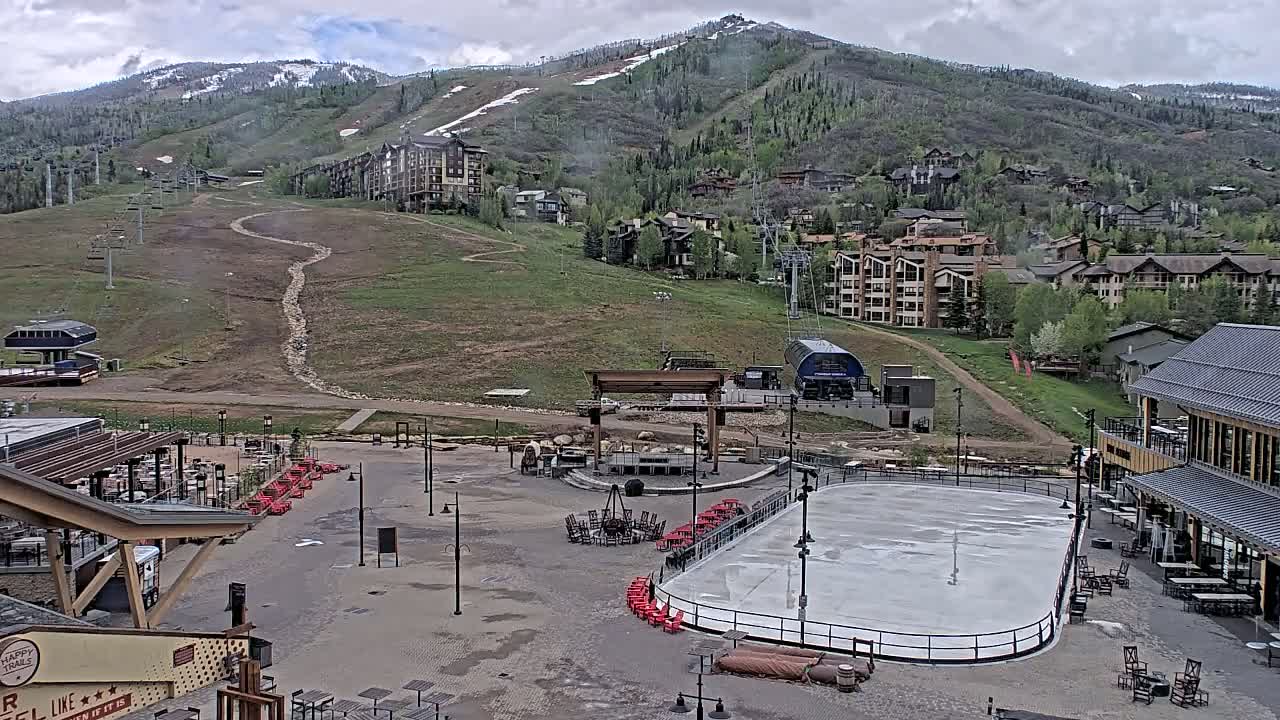 Steamboat Springs Ski Village Square & Ski Slopes Live Cam - Steamboat Springs, Routt County, Colorado, USA