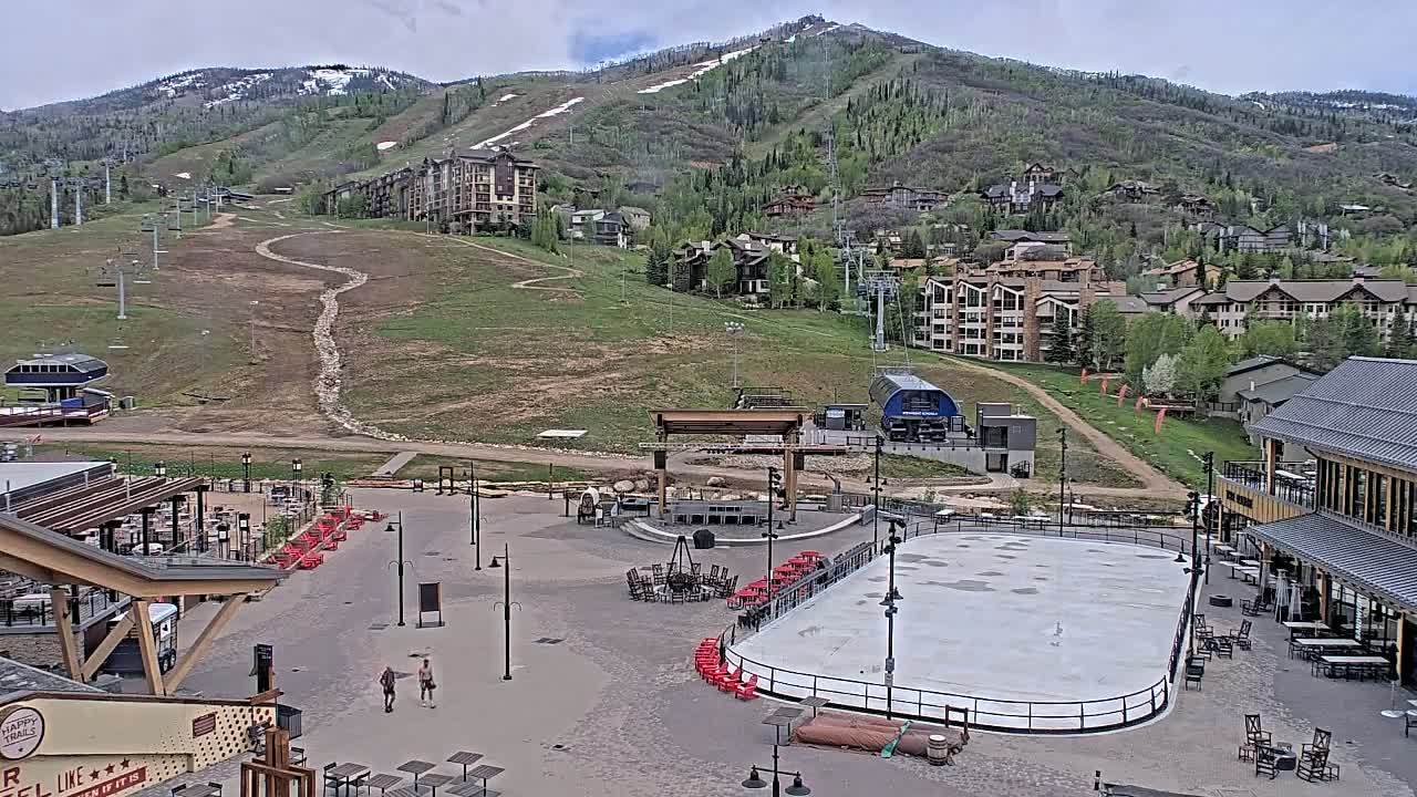 Steamboat Springs Ski Village Square & Ski Slopes Live Cam - Steamboat Springs, Routt County, Colorado, USA