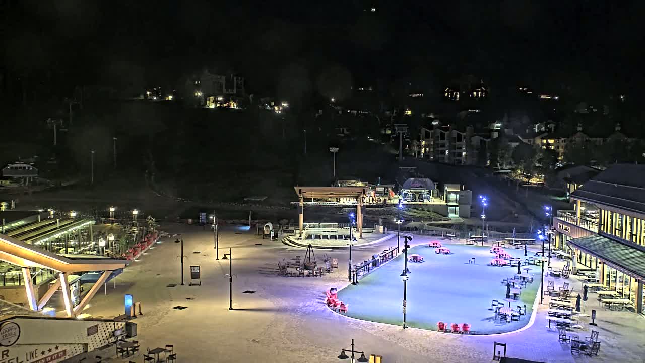 Steamboat Springs Ski Village Square & Ski Slopes Live Cam - Steamboat Springs, Routt County, Colorado, USA
