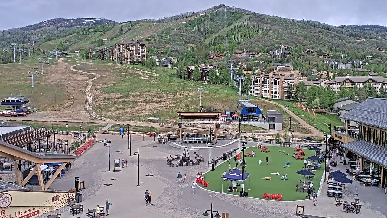 Steamboat Springs Ski Village Square & Ski Slopes Live Cam - Steamboat Springs, Routt County, Colorado, USA