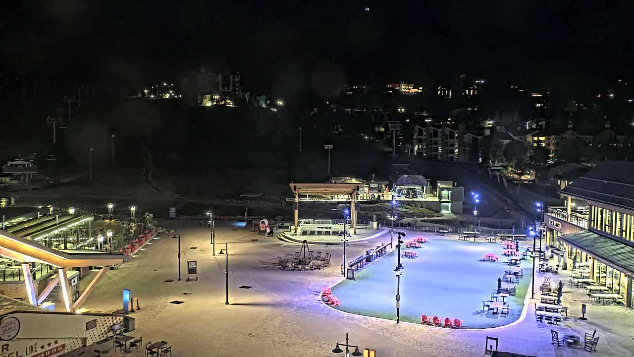 Steamboat Springs Ski Village Square & Ski Slopes Live Cam - Steamboat Springs, Routt County, Colorado, USA