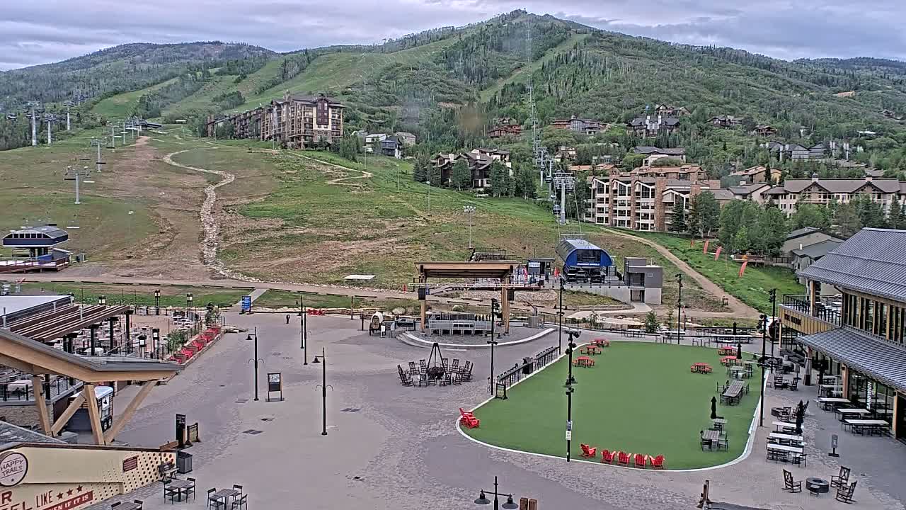 Steamboat Springs Ski Village Square & Ski Slopes Live Cam - Steamboat Springs, Routt County, Colorado, USA